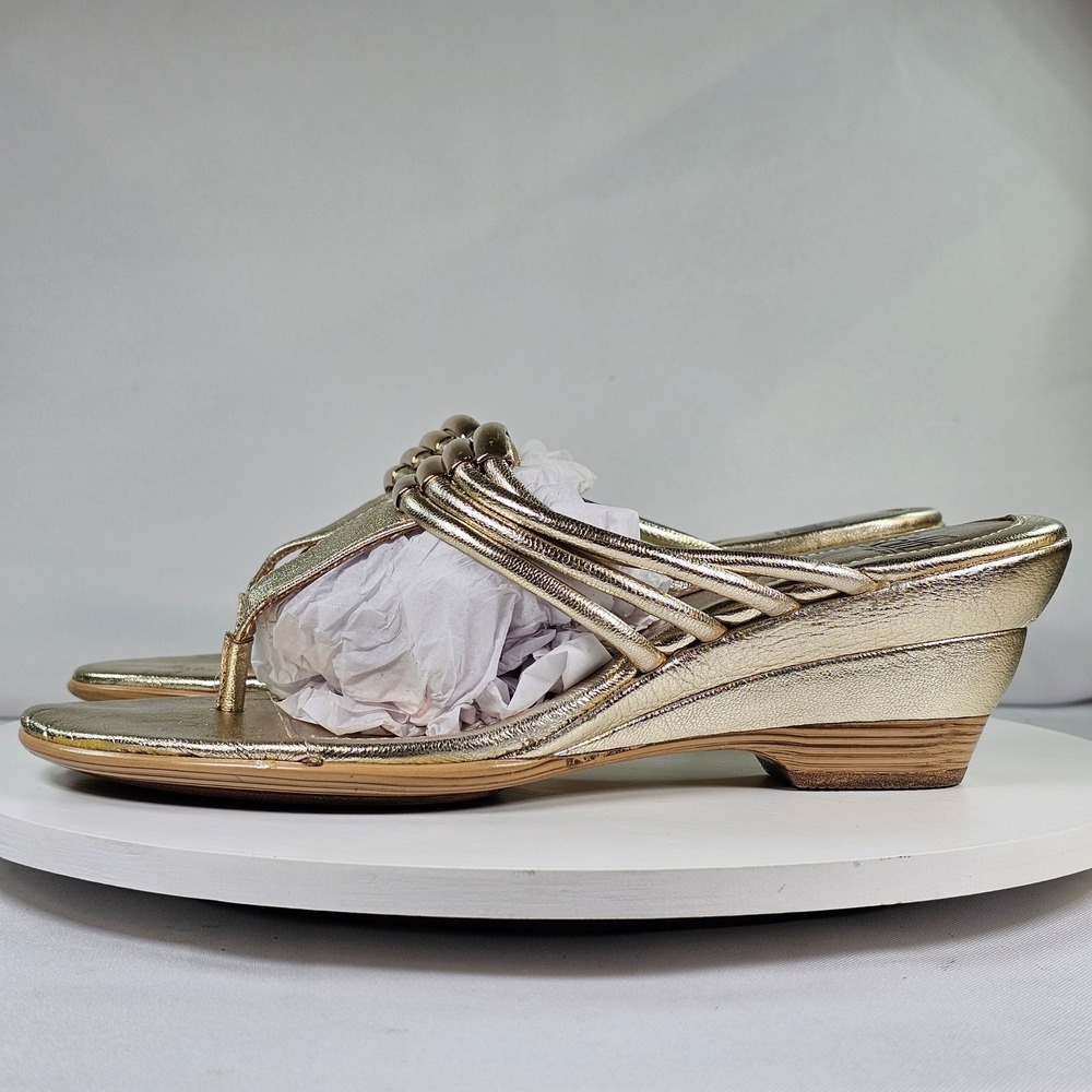 Sofft Gold Metallic Leather Wedge Thong Sandals Womens 7.5 M 1259095 Strappy - Picture 3 of 9